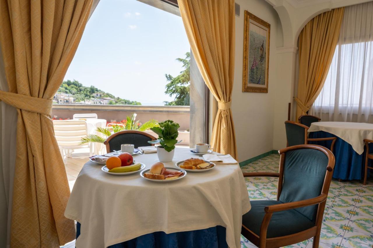Hotel Montana Sant'Agata sui due Golfi Ngoại thất bức ảnh