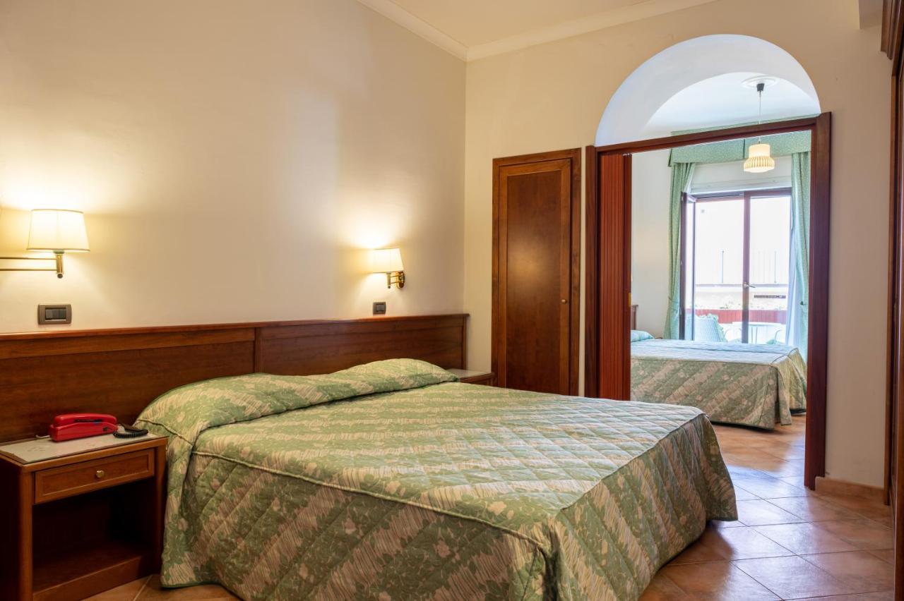 Hotel Montana Sant'Agata sui due Golfi Ngoại thất bức ảnh