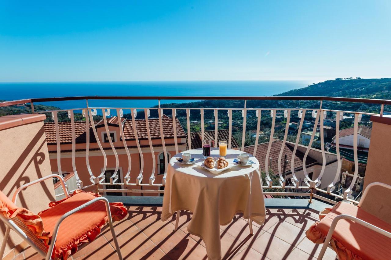 Hotel Montana Sant'Agata sui due Golfi Ngoại thất bức ảnh